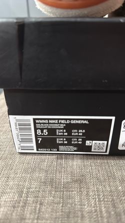 Women’s Nike Field General sz 8.5w