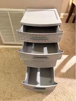 Plastic drawer