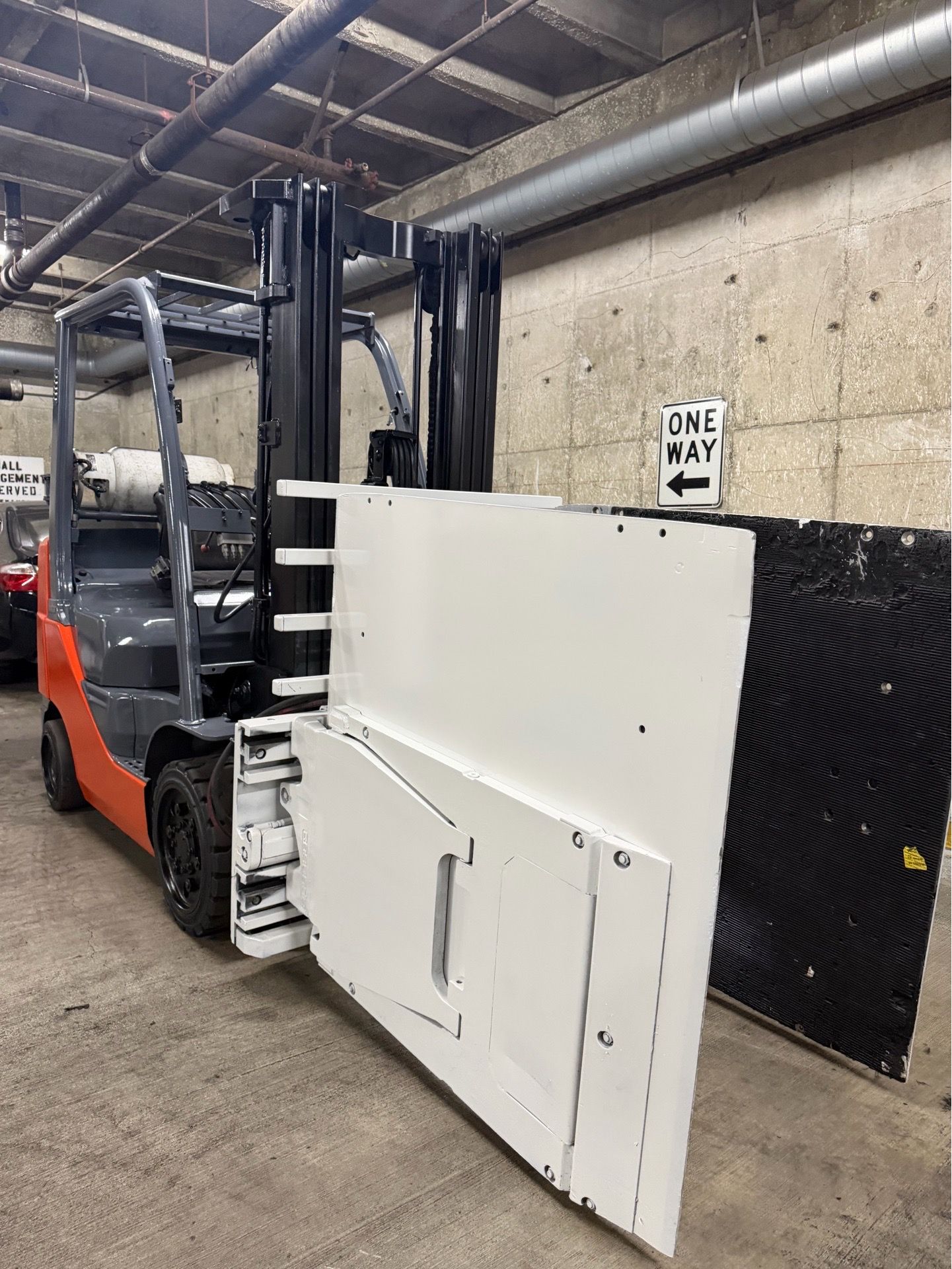 TOYOTA MODEL 8 forklift for sale ,5500 lb, 3 stage, clamp