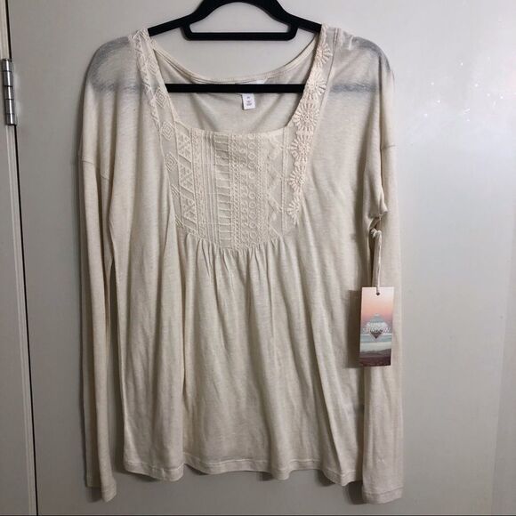 Sun & Shadow Ivory Lace Lightweight Top