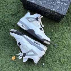 Jordan 4 OG White Cement 2025 Size 11 (Used)