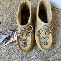 Bastien Genuine Indian Moccasins-Women Size 9