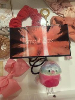 Smashbox Cover Shot Eye Palette in a vibrant, artistic "Ablaze