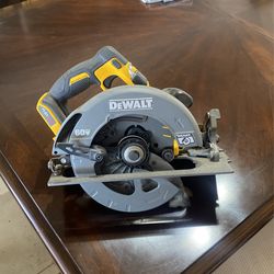 Dewalt Saw