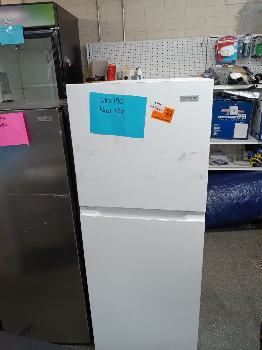 Vissani
10.1 cu. ft. Top Freezer Refrigerator in White