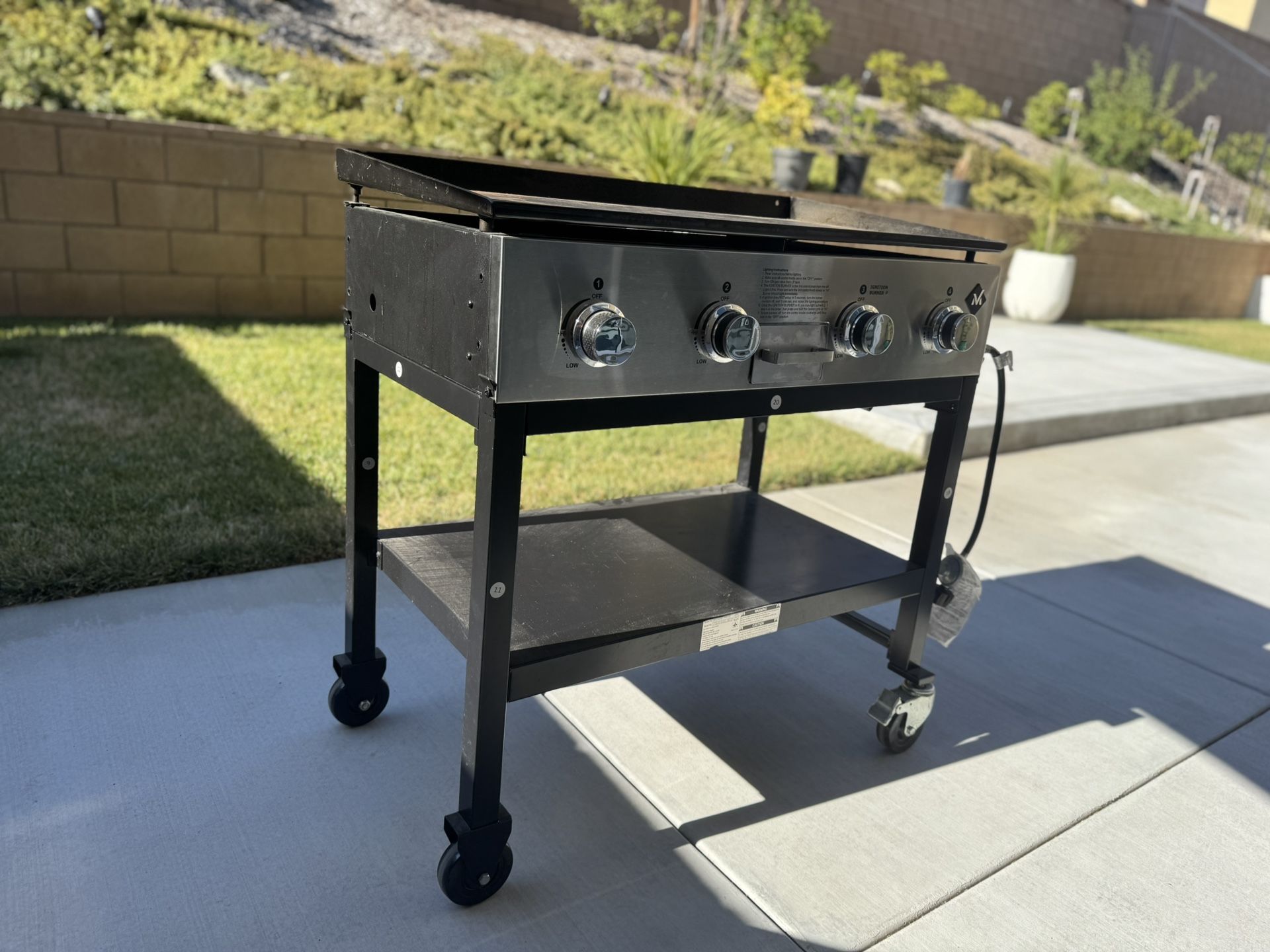 Griddle Propane 4 Burner LIKE NEW