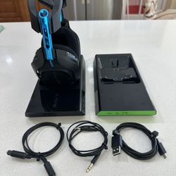 Astro A50 Wireless Headset With 2 Bases For PS4 And Xbox.