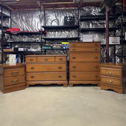 Bedroom set - 2 Dressers + 2 Nightstands