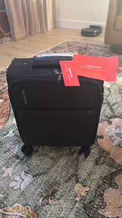 Hanke Black Softside Carry-On Luggage