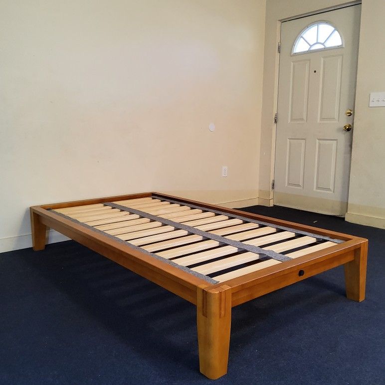 Twin thuma classic day bed frame.