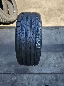 One 255/40/21 Bridgestone Alenza