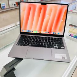 MacBook Air m3 8gb ram 256gb ssd