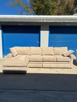 Laz- Boy beige three-piece sectional couch 🛻 delivery available🛻