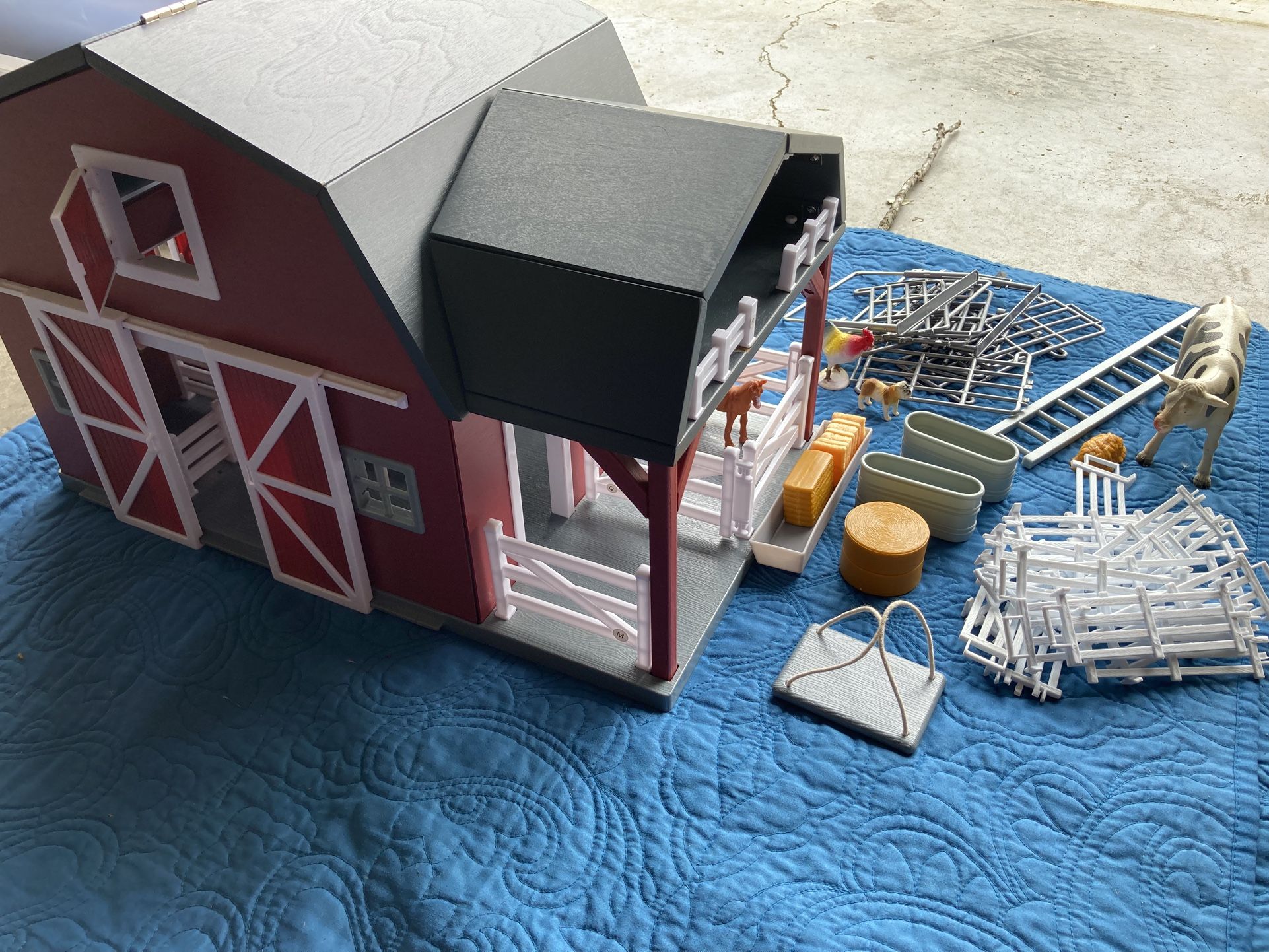 Large Toy Battat Barn