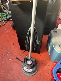 Floor buffer