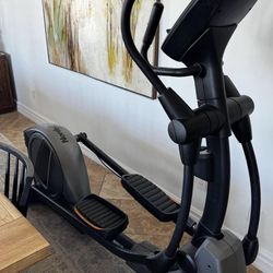 Nordic track 7.7 Power Incline Elliptical
