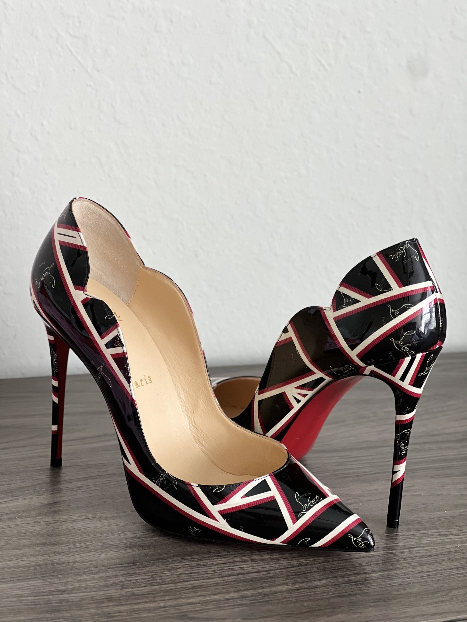 Christian Louboutin pump Heels