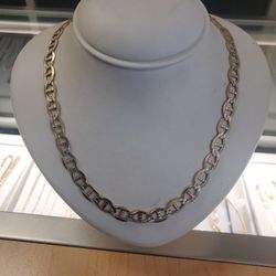 10k Gold Gucci Necklace 35.4 Grams 24long If You Are Interested Ask For Maribel Thank You 😊 