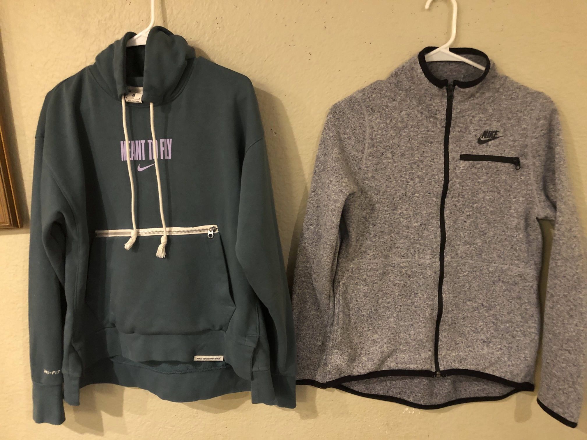 Nike Women’s Sweatshirt M both 45