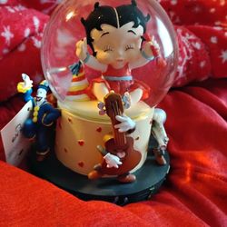 Baby Betty Boop  Musical Globe
