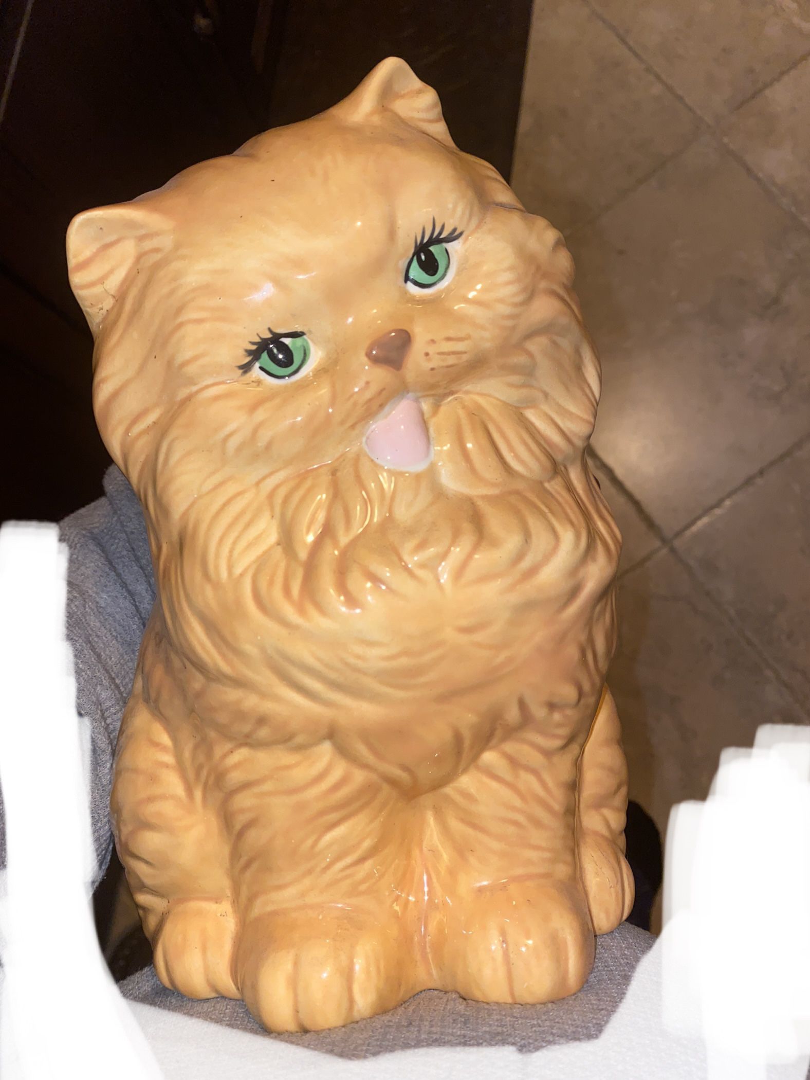 Vintage Ceramic Persian Cat w/ Tongue Out Statue Figurine ~ 10" Yellow Kitty Cat