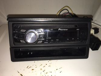 Pioneer CD player-alpine CD player sat radio ready