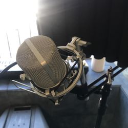 MXl Microphone 990