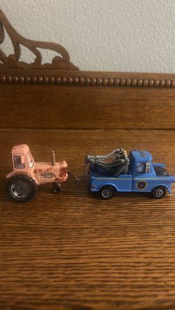 Disney Pixar Cars Mater and Tractor Die-Cast Set