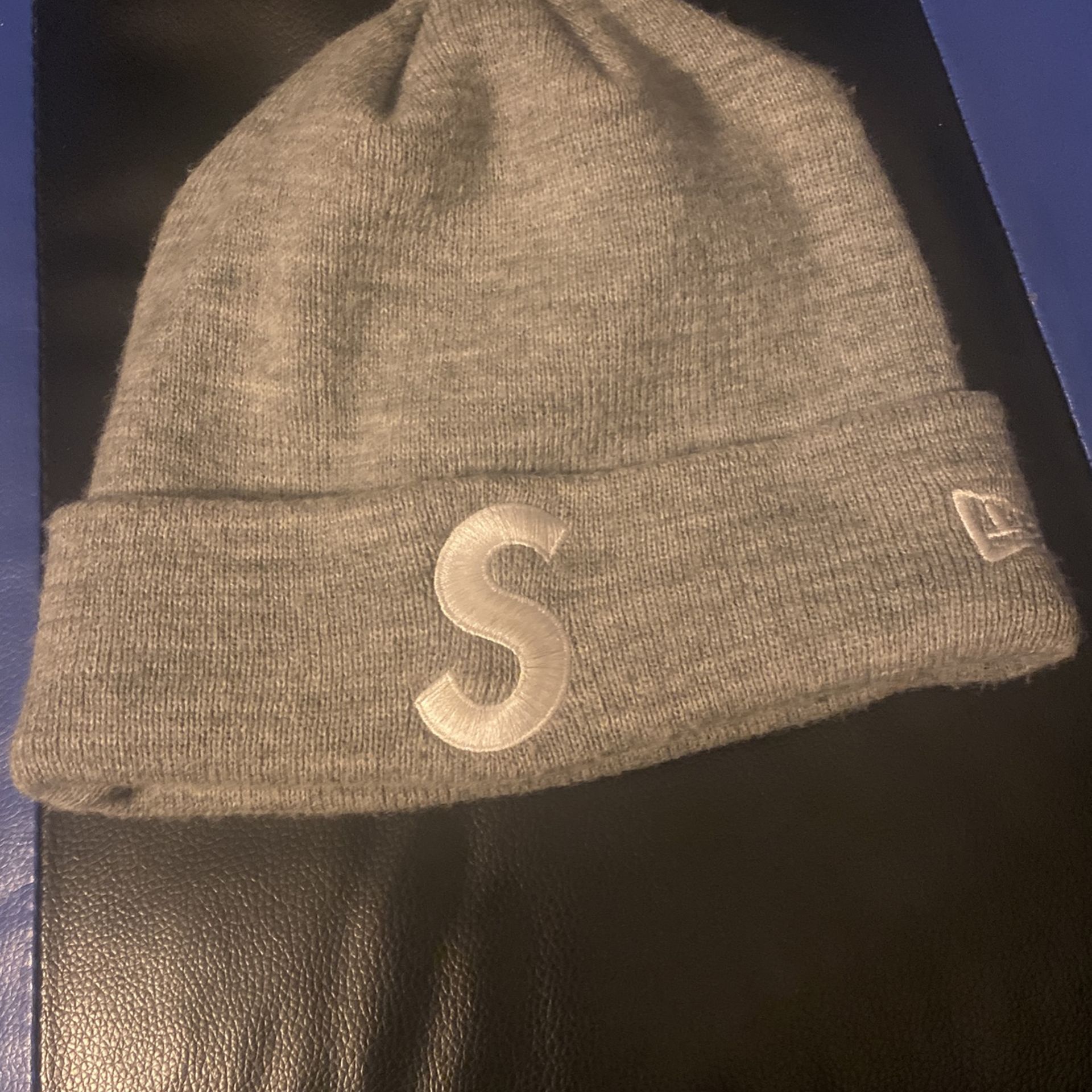 Fw23 Grey Supreme Beanie, One Size