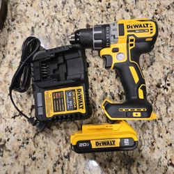 Dewalt 20 Volt Cordless Brushless Drill Driver W Battery And Charger 