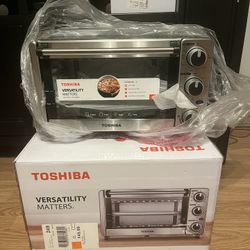 BRAND NEW 4 SLICE TOASTER OVEN. 🥯🥪. ADJUSTABLE SETTINGS.  RACK & PAN INCLUDED.  WAS $49.99!!  SALE $30🔥🔥