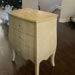 3 Drawer Side Table/Dresser 