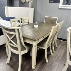 CLEARANCE🫶 ‼️Dining Set 7 Pc ( 1 Table x2 Arm Chairs x4 Side Chairs)