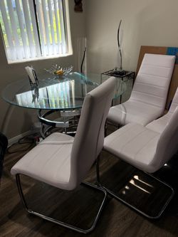 Circle glass table