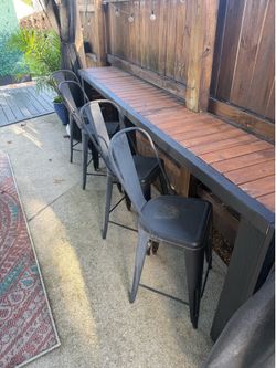 REDUCED GIVE AWAY PRICE* Outdoor bar chairs