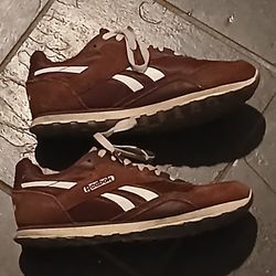 Women's Reebox Shoes Size 9