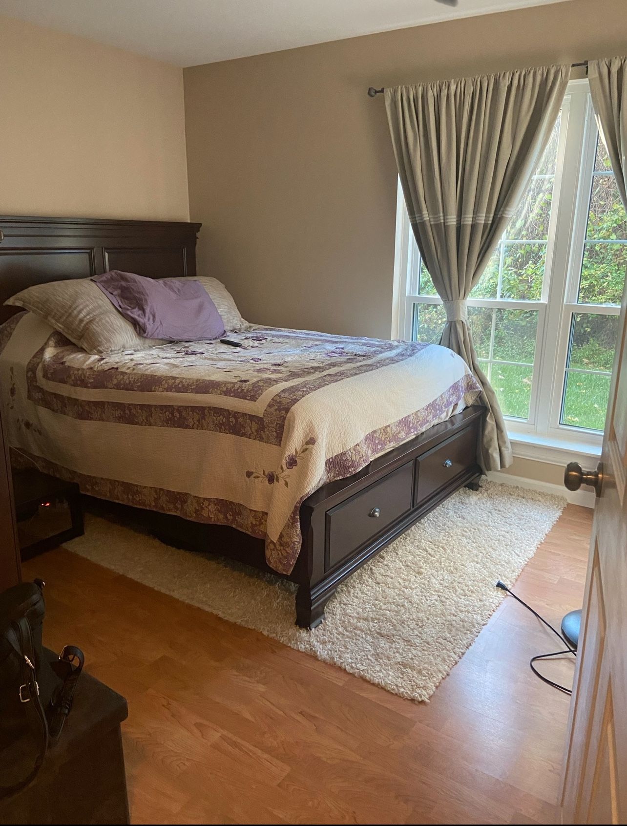 Queen Bedroom Set