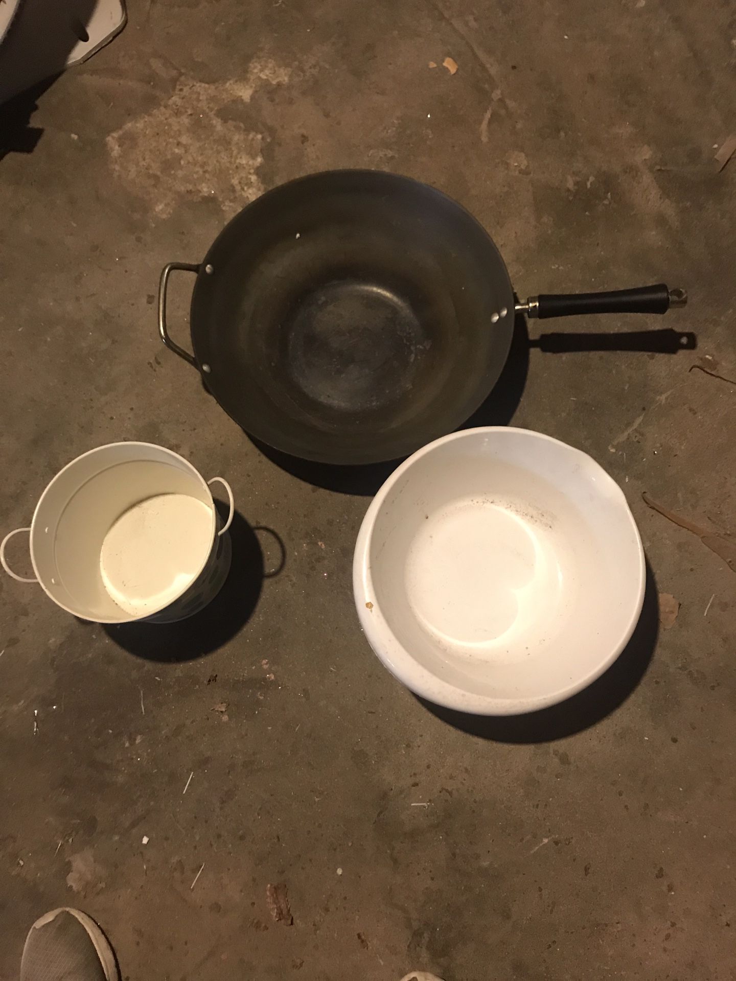 Pans kitchen bowl