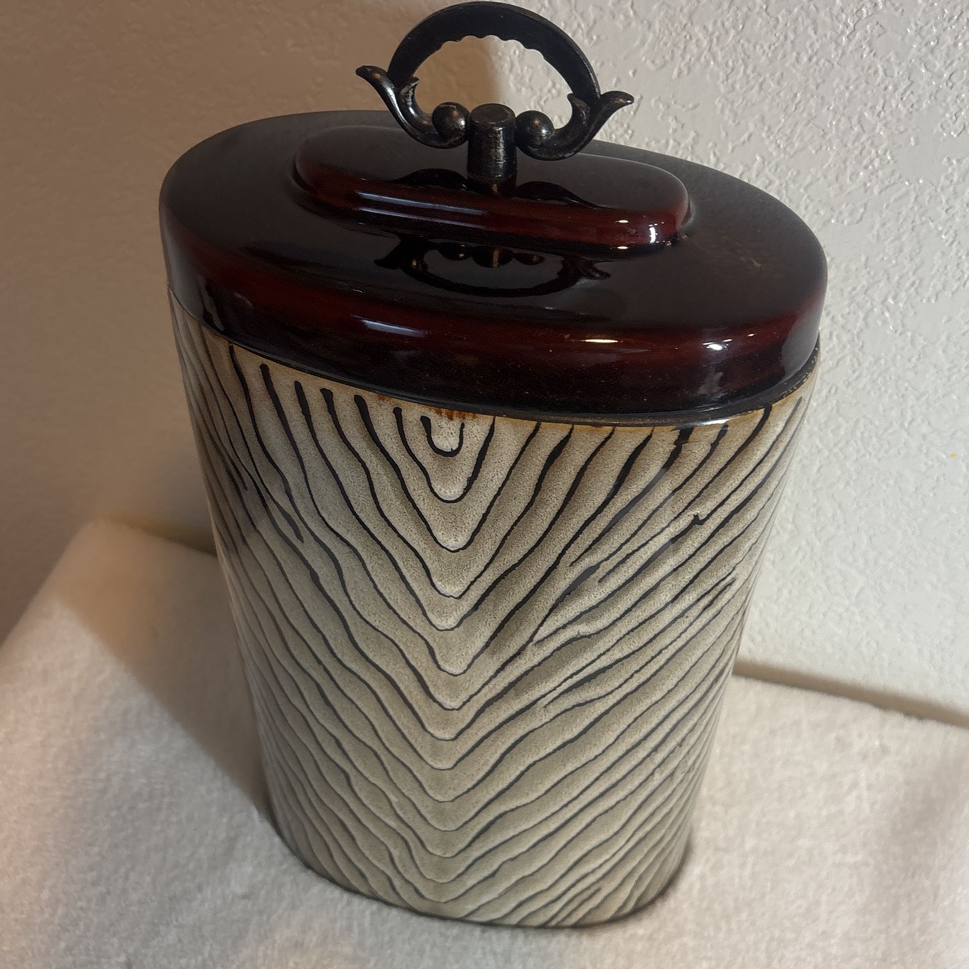 Beautiful Home Decor Vase/ Cylinder