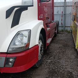 Semi Truck Must Sale 