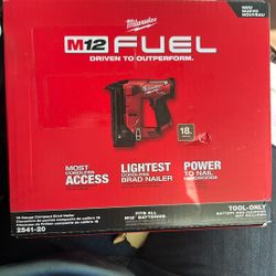 Milwaukee M12 Fuel 12 Volt 18 Gauge 1-1/2” Cordless Brad Nailer 