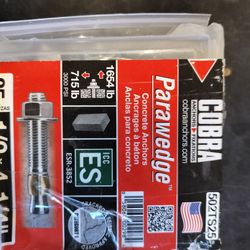 Box of Cobra concrete Parawedge anchor