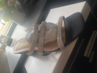 Shoes size 7