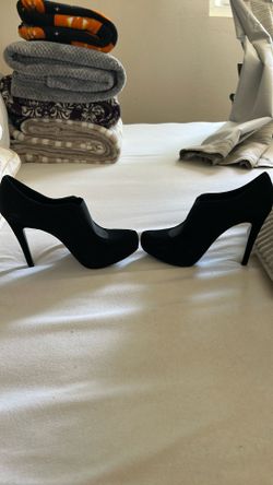 women BCBGeneration heels size 8 1/2