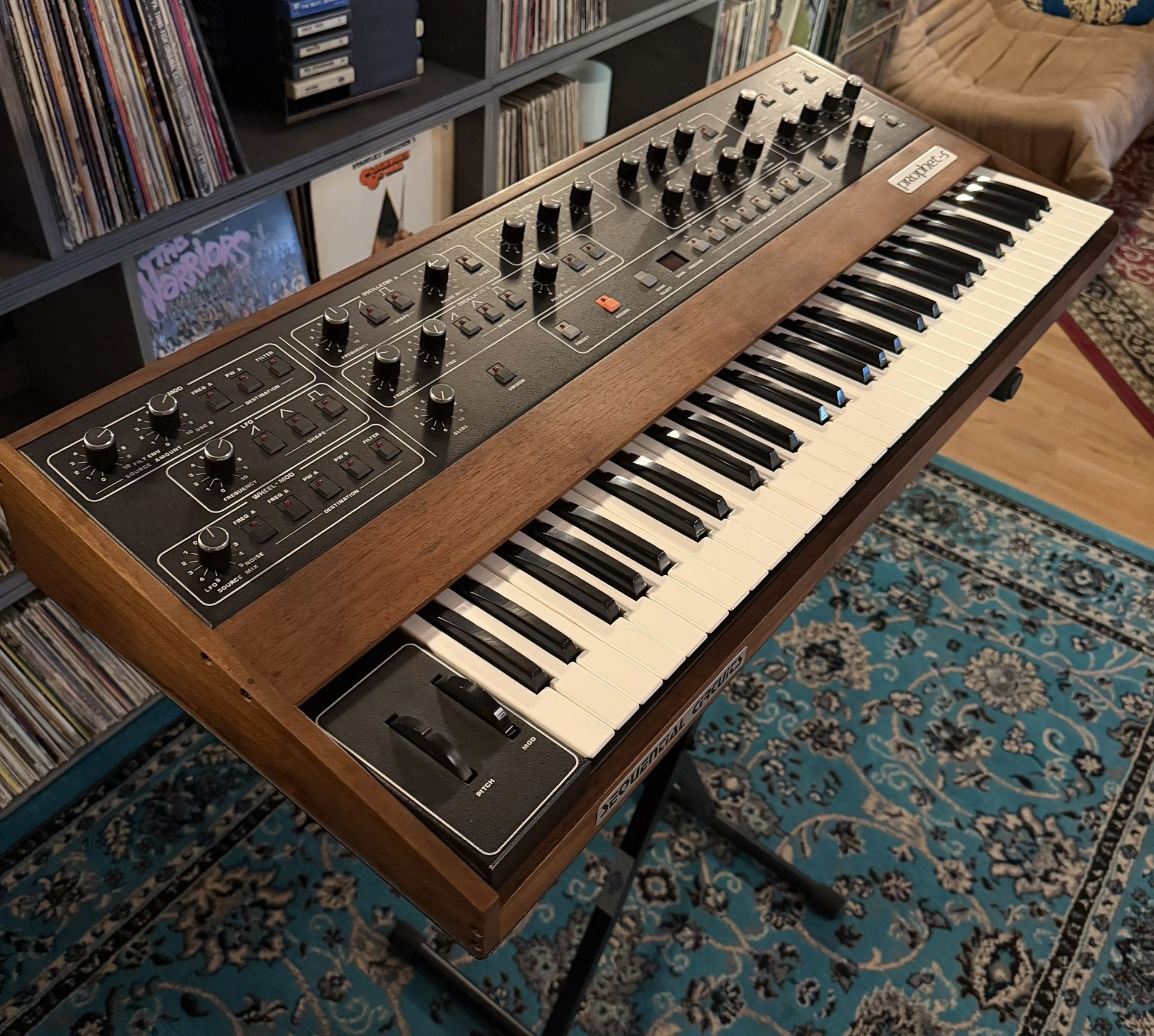 Sequential Circuits Prophet-5 Rev 3.2 (1982) + Flight Case, Pedal & Manual