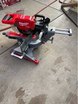 M18 FUEL 18V Lithium-Ion Brushless Cordless 12 in. Dual Bevel Sliding Compound Miter Saw (Tool-Only)