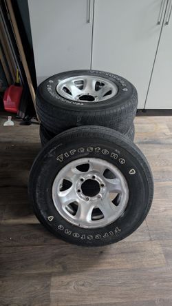 Wheels Toyota and tires with the center