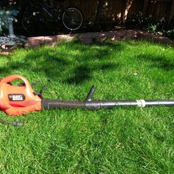 Black and Decker Type 2 Electric FT1000 Blower Vacuum 120V 60Hz Over the shoulder