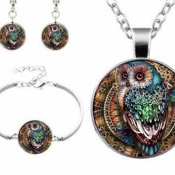 *Sale* 3 Piece Owl Necklace Earring Bracelet Set *See My Other Items*