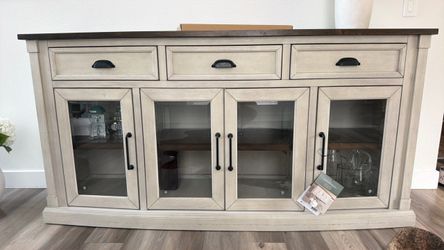 Accent Console